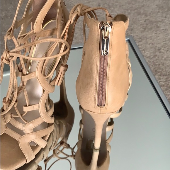 Heels - Picture 5 of 8